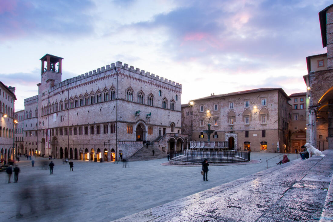 Perugia - Piazza IV Novembre - Maggiore fountain and Palazzo dei Priori