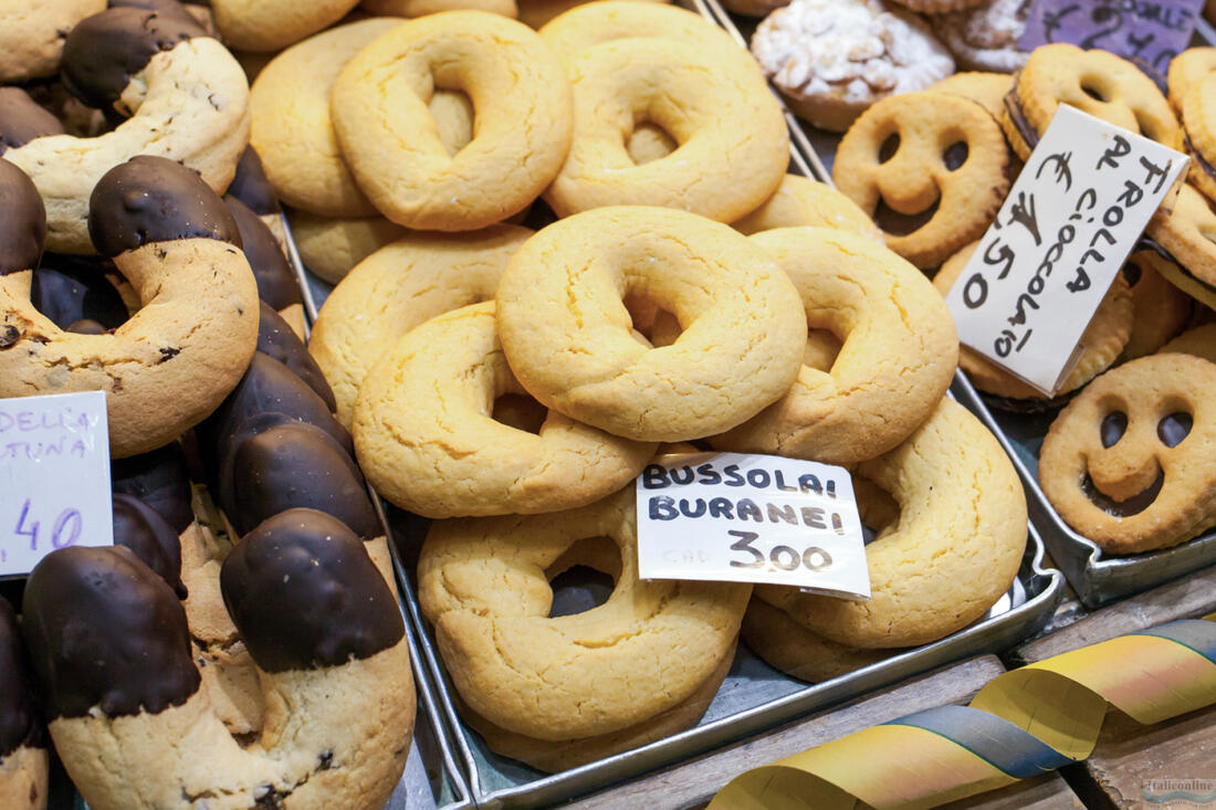 Bussolai biscuits, traditional sweets from the Veneto region