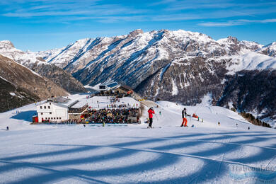 Skiing Livigno