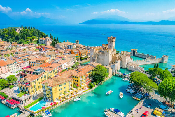 Sirmione? Sights, thermal baths and beaches like in Jamaica!